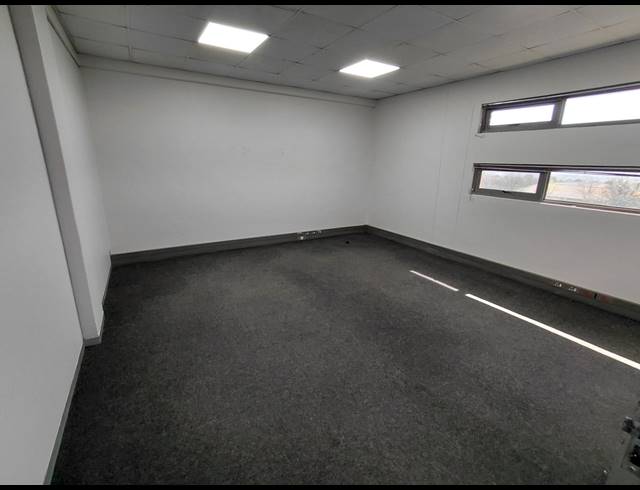 183M² OFFICE TO LET IN MIDRIDGE PARK